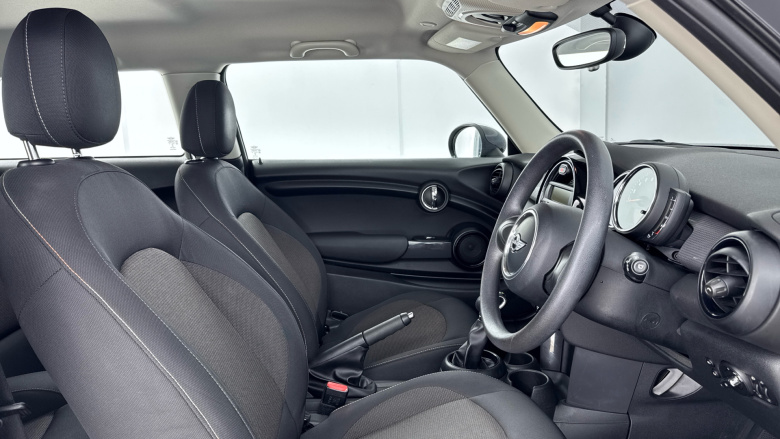 MINI Hatchback 1.5 Cooper 3dr Auto Petrol Hatchback